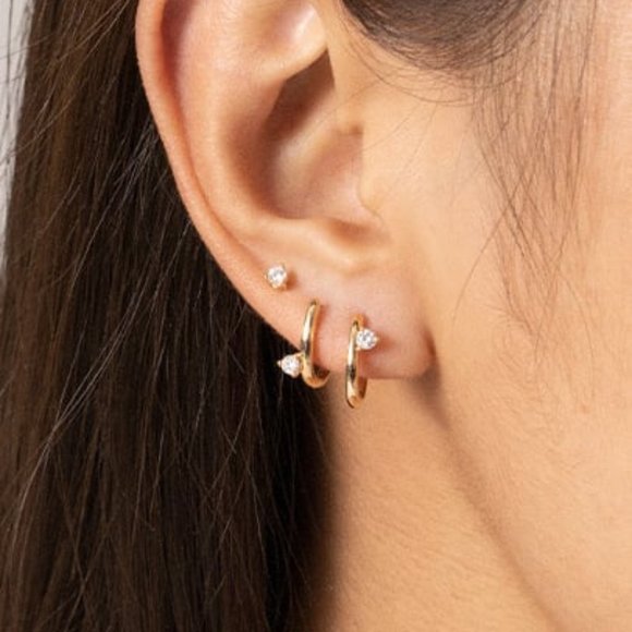925 Sterling Silver Cubic Zirconia Geometric Minimalist Huggie Earring - Picture 1 of 2